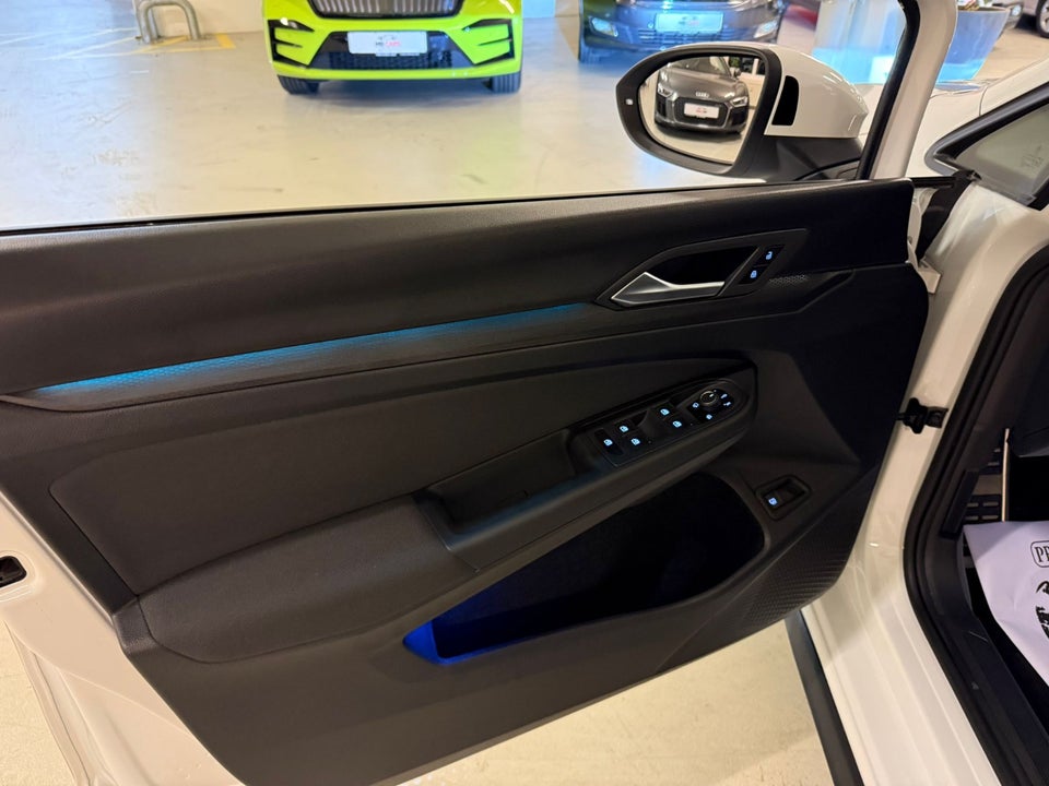 VW Golf VIII 1,4 GTE DSG 5d