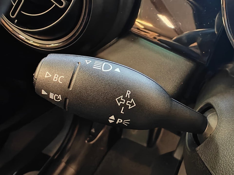 MINI Cooper SE Essential 3d