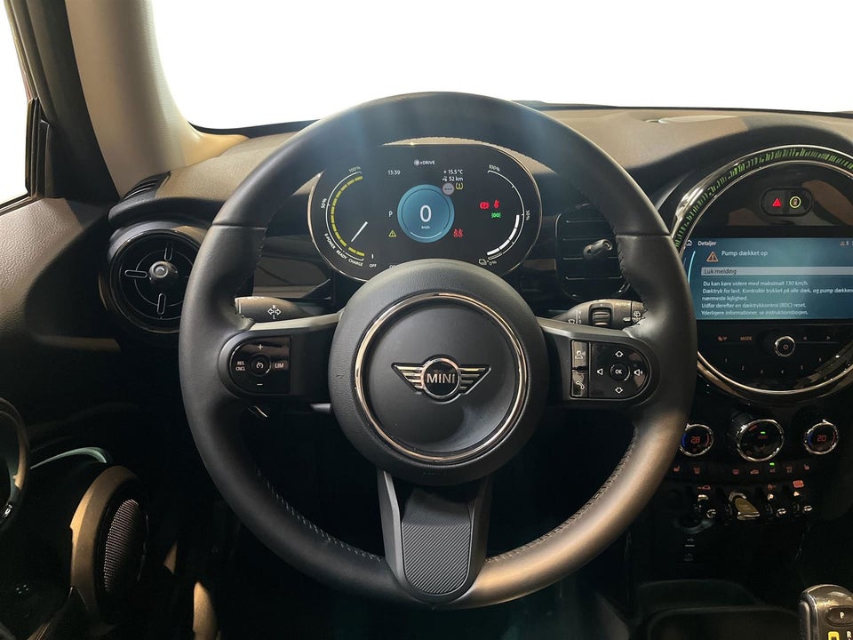 MINI Cooper SE Camden Edition 3d