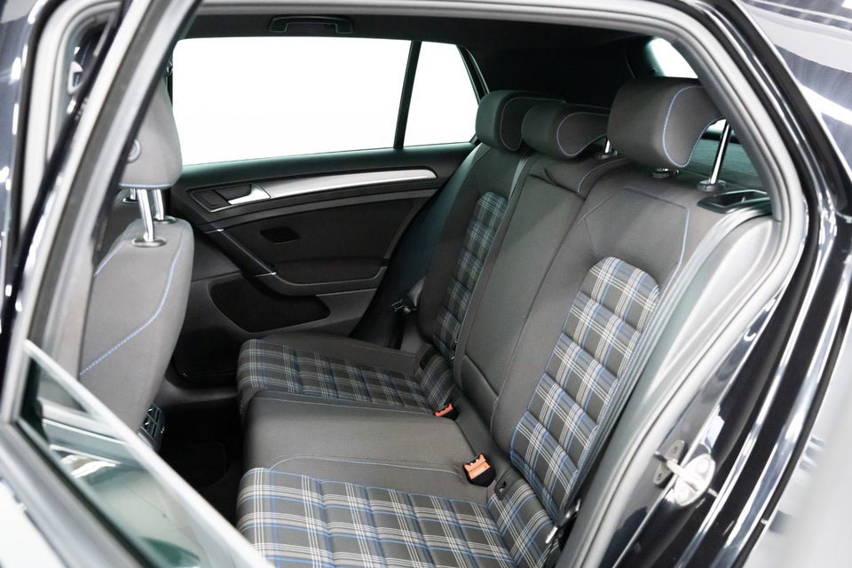 VW Golf VII 1,4 GTE DSG 5d