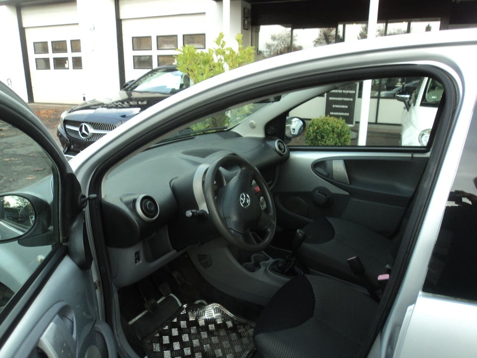 Toyota Aygo 1,0 Plus 5d