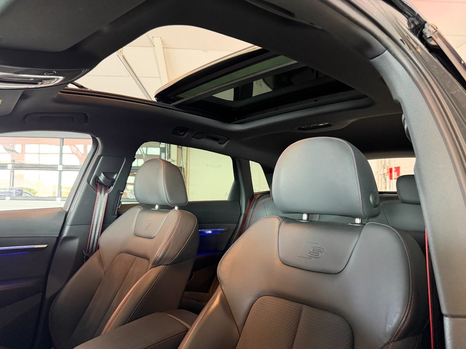 Audi Q8 e-tron 55 S-line quattro 5d