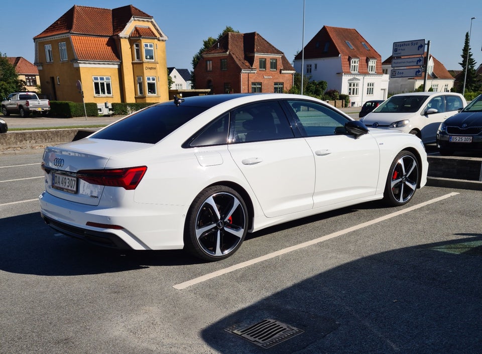 Audi A6 55 TFSi e S-line quattro S-tr. 4d