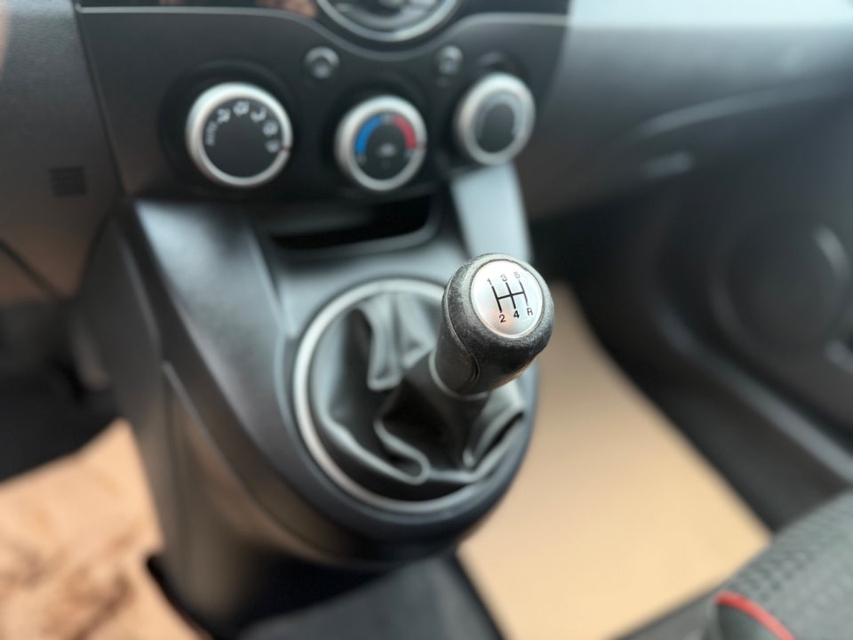 Mazda 2 1,3 Takara Edition 5d