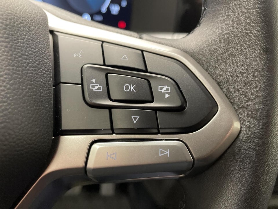 VW e-Caravelle 64 Style SWB