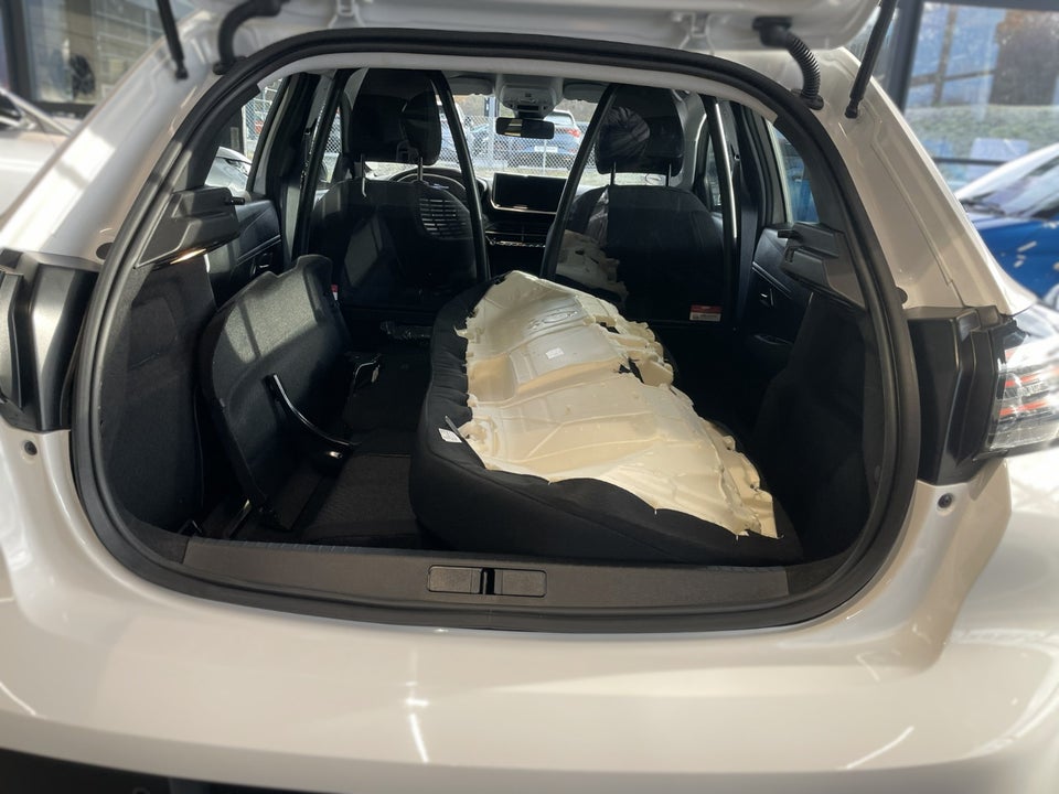 Peugeot 208 1,2 PureTech 100 Allure+ Van 5d