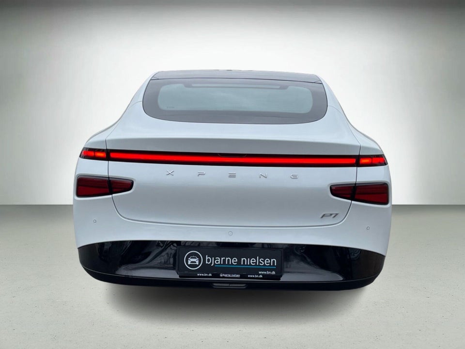 Xpeng P7 Long Range 4d