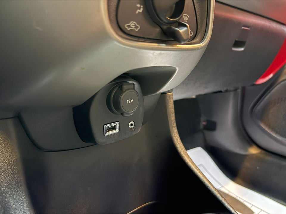 Toyota Aygo 1,0 VVT-i x-touch 5d