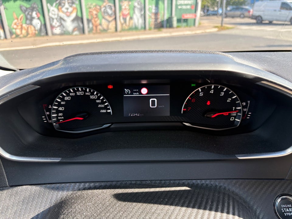 Peugeot 208 1,2 PureTech 100 Allure 5d