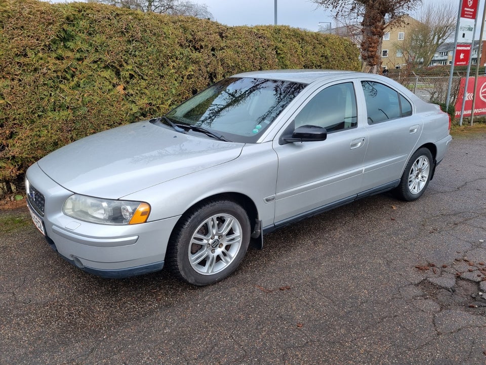 Volvo S60 2,4 170 Summum aut. 4d