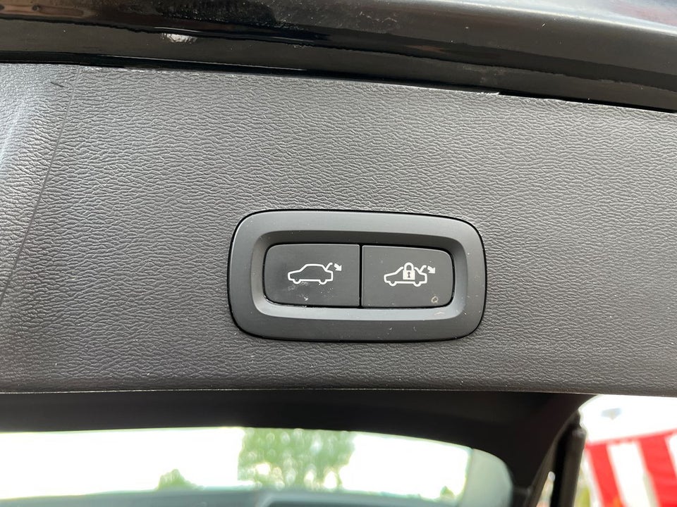 Volvo XC40 ReCharge Extended Range Plus 5d