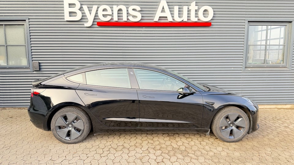 Tesla Model 3 RWD 4d