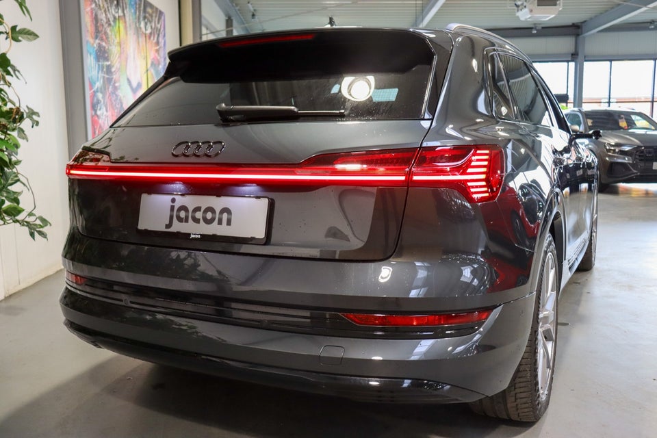 Audi e-tron 55 S-line quattro 5d