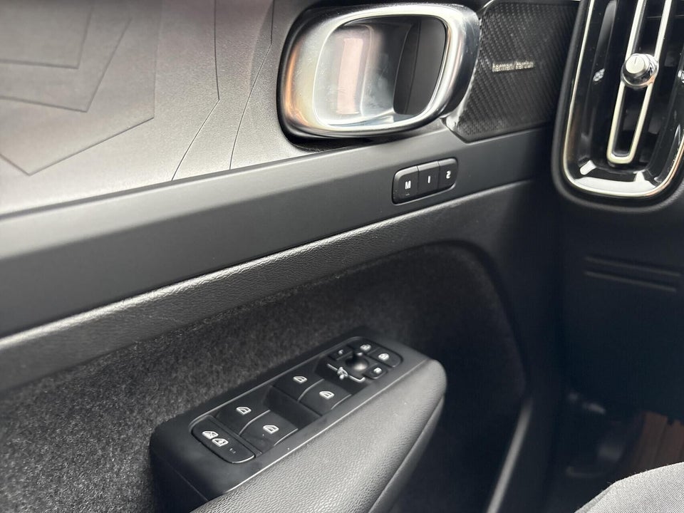 Volvo XC40 P6 ReCharge Core 5d