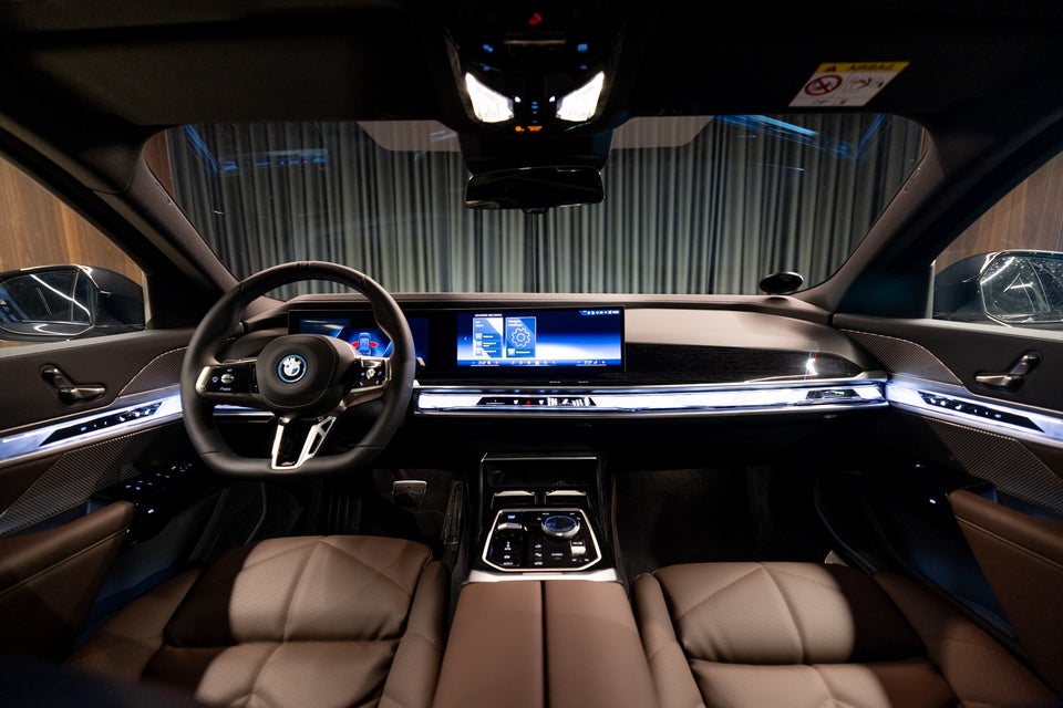 BMW i7 eDrive50 M-Sport 4d