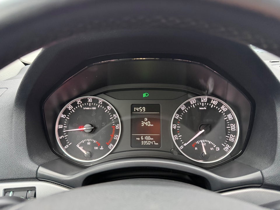 Skoda Octavia 1,6 TDi 105 Ambiente Combi 5d