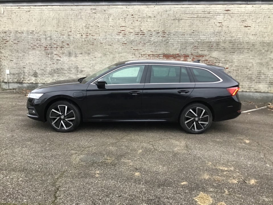 Skoda Octavia 1,4 TSi iV Plus Combi DSG 5d