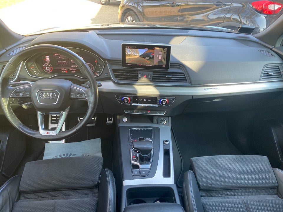 Audi Q5 40 TDi S-line quattro S-tr. 5d