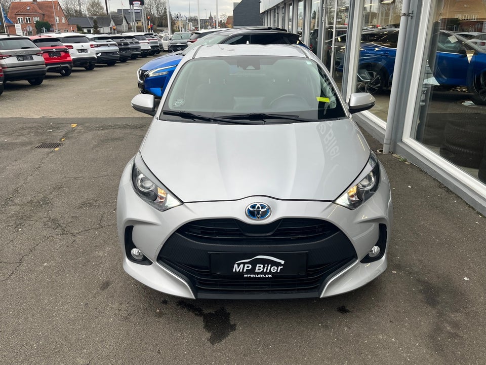 Toyota Yaris 1,5 Hybrid H3 e-CVT 5d