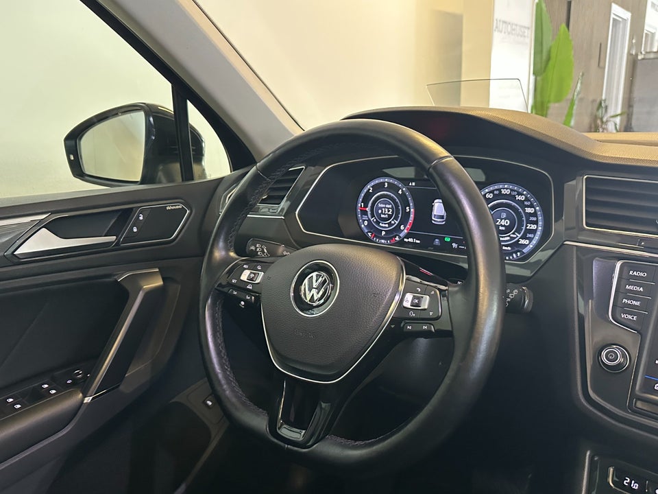 VW Tiguan 2,0 TDi 190 R-line DSG 4Motion 5d