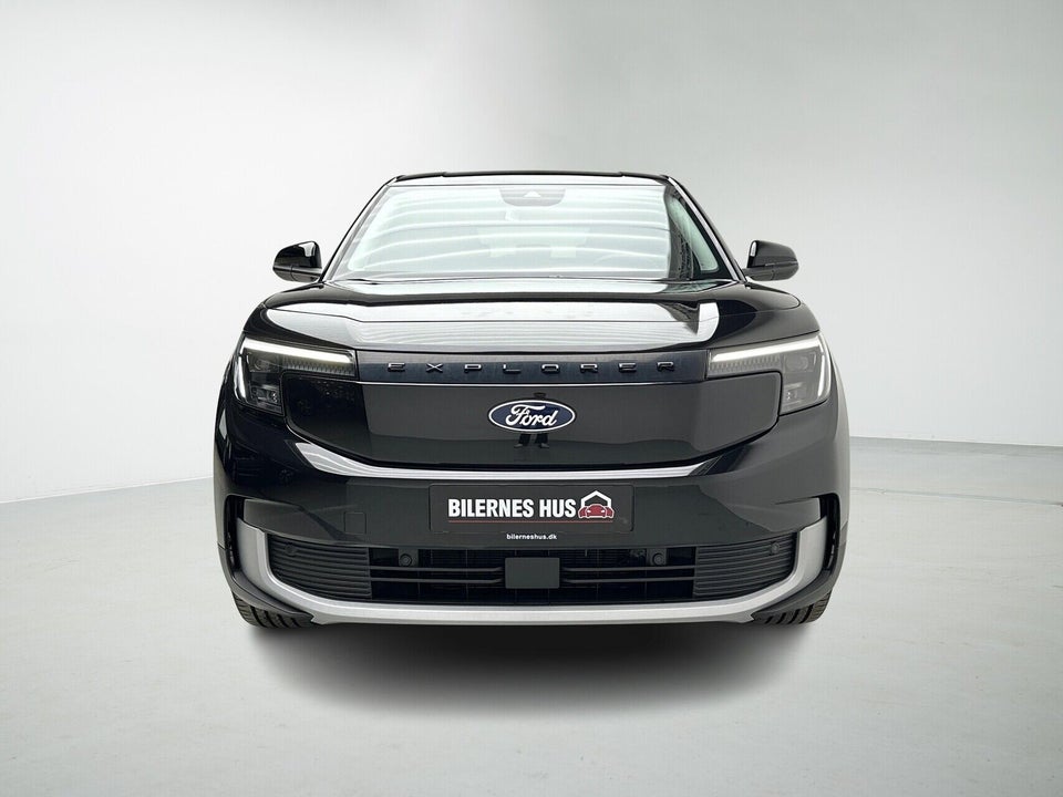 Ford Explorer 82 Premium Extended Range 5d