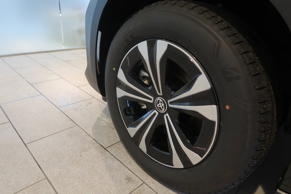 Toyota bZ4X Executive 5d