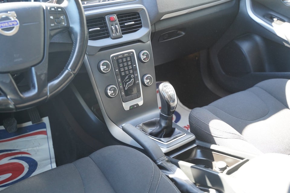 Volvo V40 1,6 D2 115 Kinetic Drive-E 5d