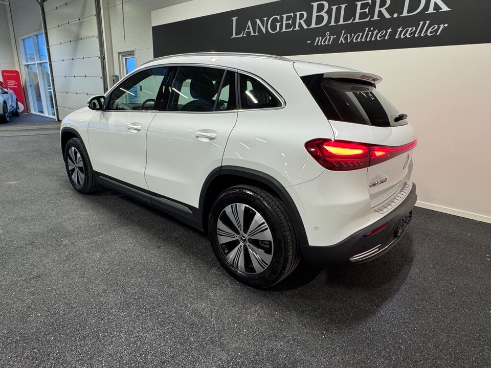 Mercedes EQA300 Progressive 4Matic 5d