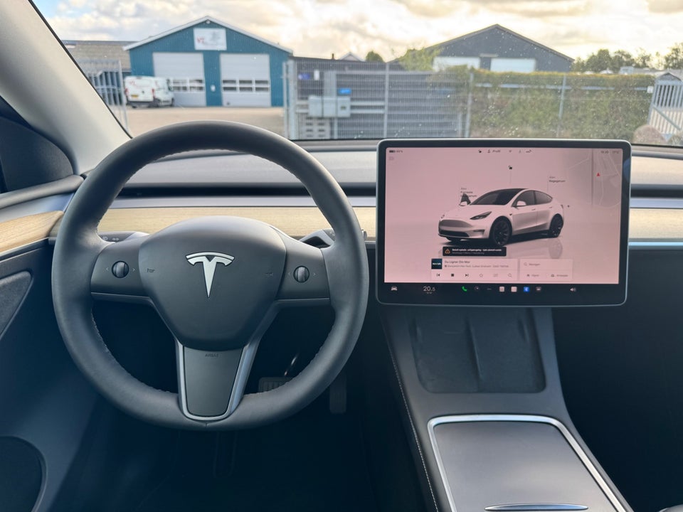Tesla Model Y RWD 5d