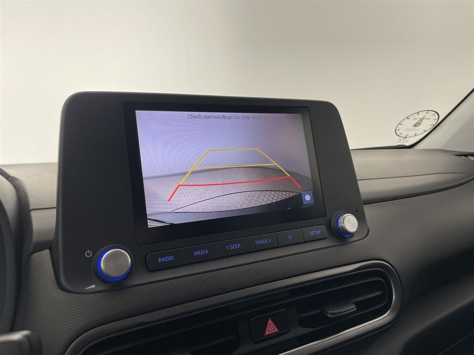 Hyundai Kona 64 EV Essential 5d
