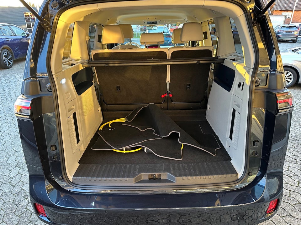 VW ID.Buzz 77 Pro SWB 5d