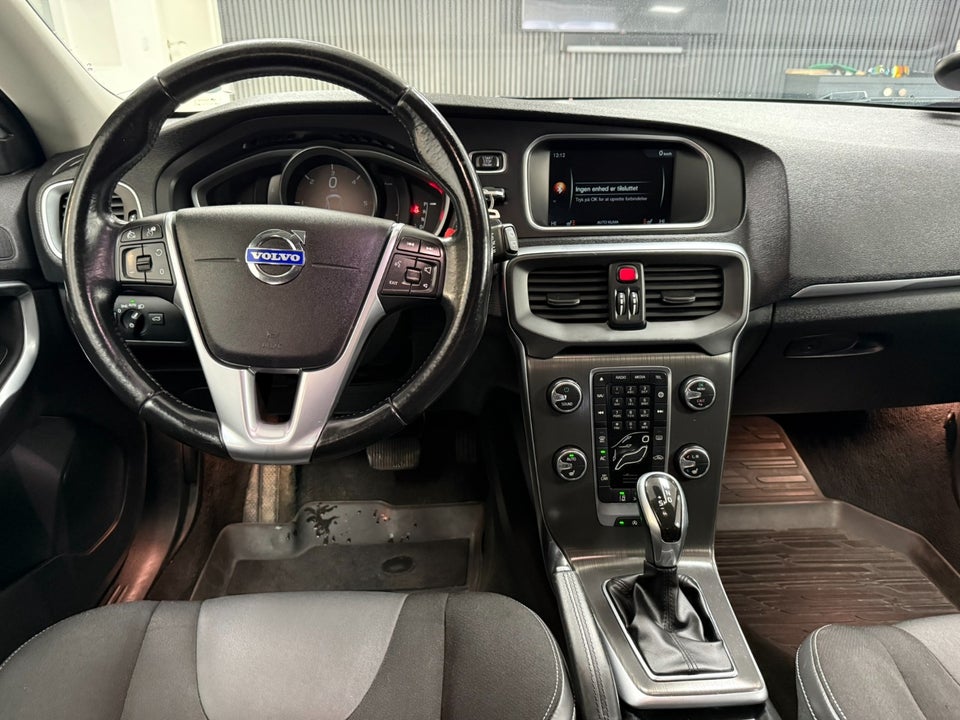 Volvo V40 1,6 D2 115 Momentum aut. 5d