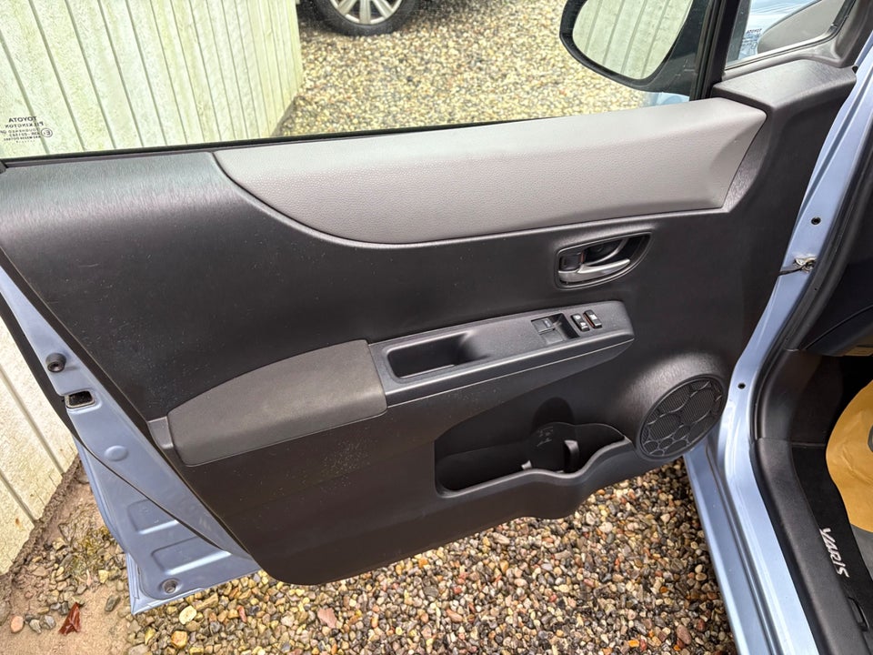 Toyota Yaris 1,0 VVT-i T2 Style 5d