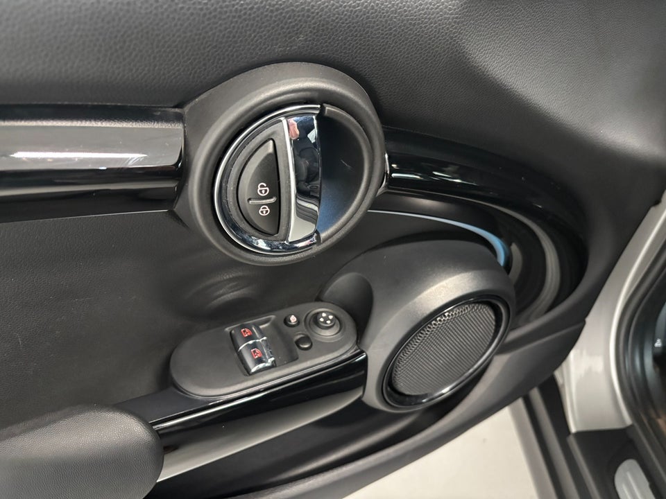 MINI Cooper SE Classic Trim 3d
