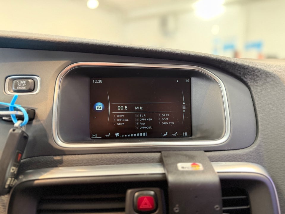 Volvo V40 2,0 D2 120 Momentum Eco 5d