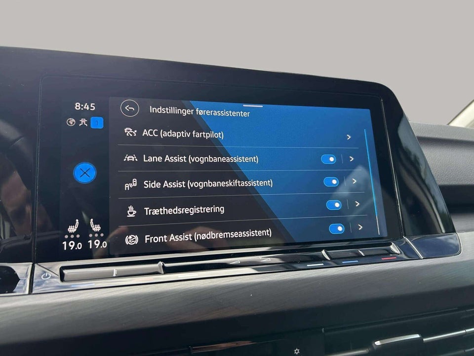 VW Golf VIII 1,4 eHybrid DSG 5d