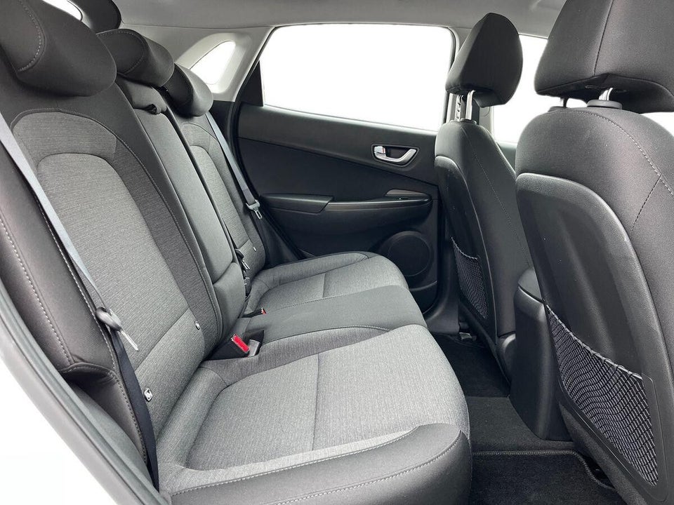 Hyundai Kona 39 EV Select 5d