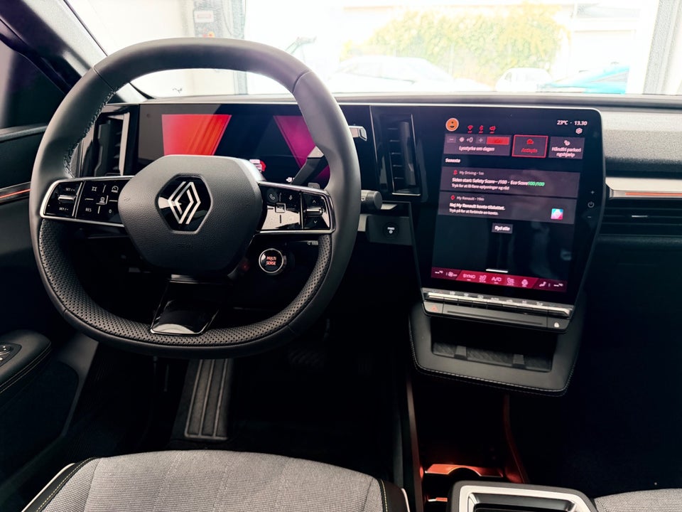 Renault Megane E-Tech 60 Techno+ 5d
