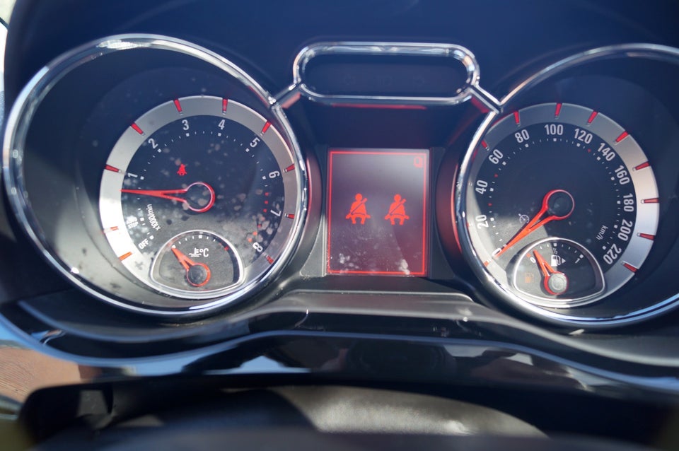 Opel Adam 1,0 T 90 Glam 3d