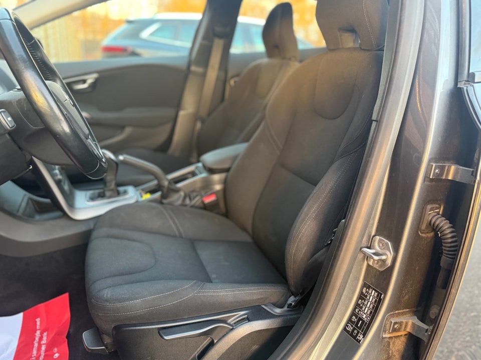 Volvo V40 1,6 D2 115 Drive-E 5d