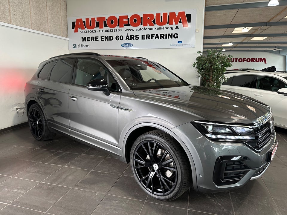 VW Touareg 3,0 TDi 286 R-line aut. 4Motion 5d