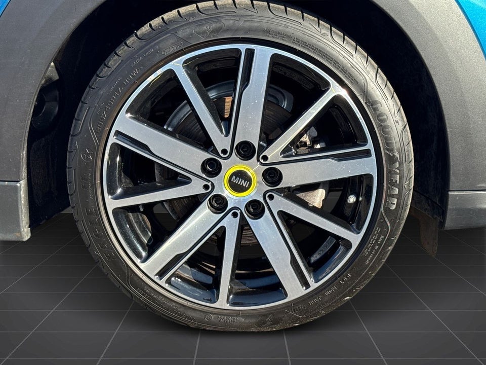 MINI Cooper SE Classic Trim 3d