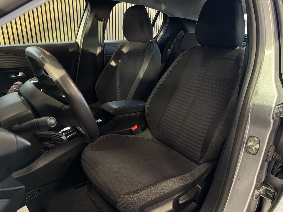 Peugeot e-208 50 Active 5d