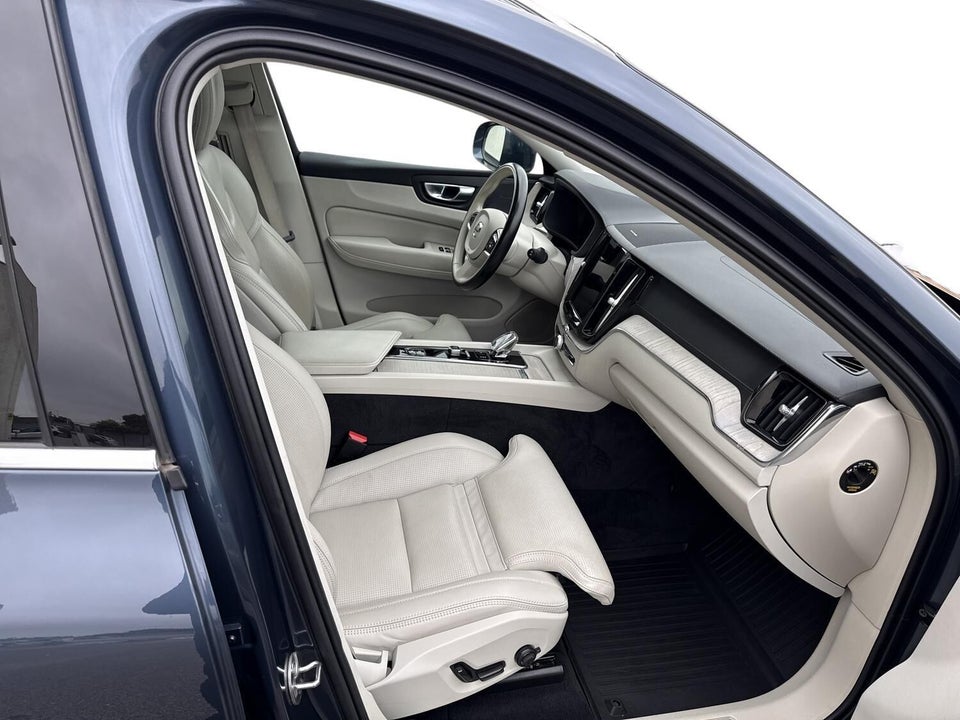 Volvo XC60 2,0 T8 ReCharge Inscription aut. AWD 5d