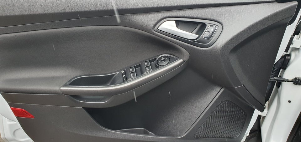 Ford Focus 1,0 SCTi 125 Business stc. 5d