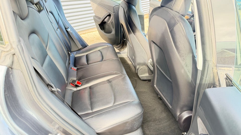 Tesla Model 3 Long Range AWD 4d