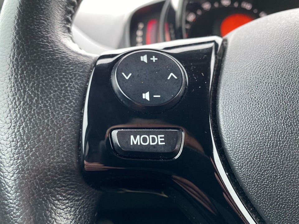 Toyota Aygo 1,0 VVT-i x-press x-shift 5d