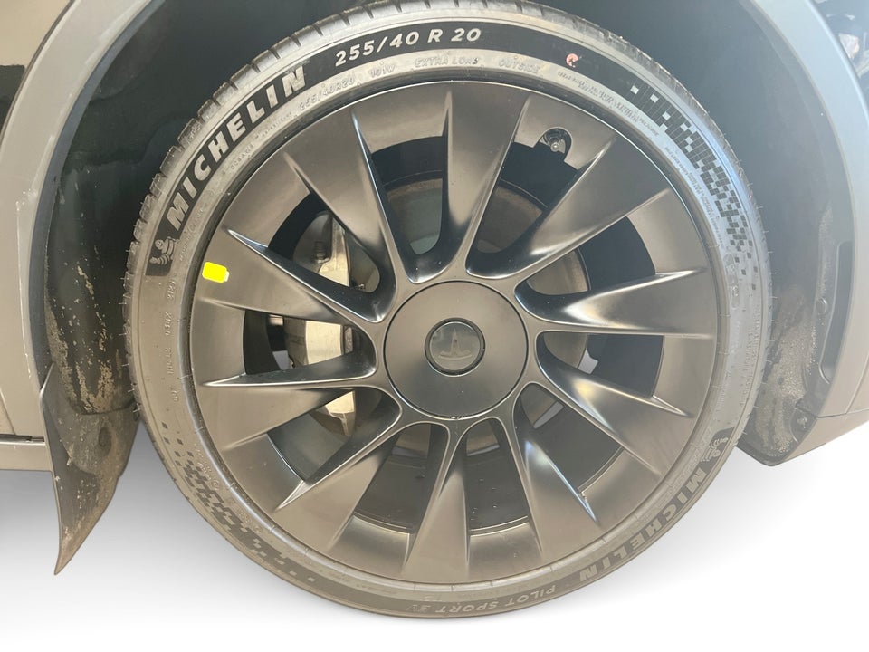 Tesla Model Y Long Range AWD 5d