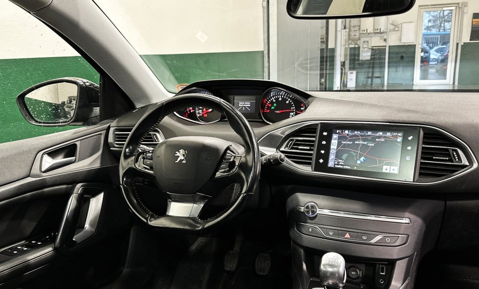 Peugeot 308 1,6 BlueHDi 120 Allure SW 5d