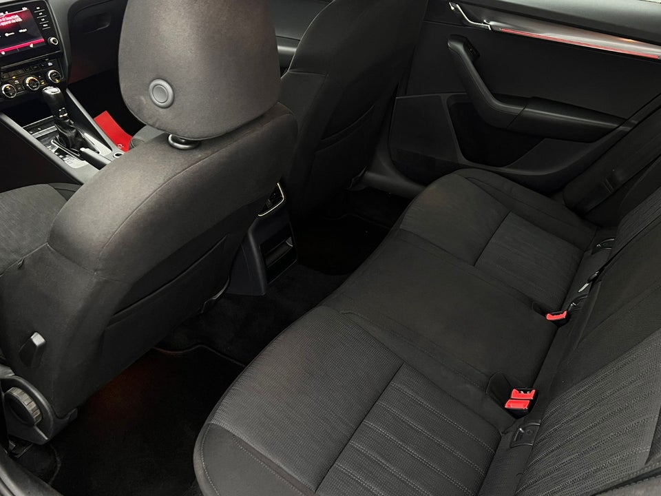 Skoda Octavia 2,0 TDi 150 Ambition Combi DSG 5d